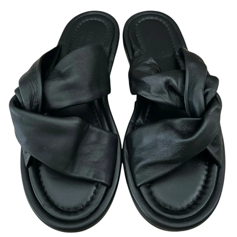 Everlane Black Leather Twist Slide Sandals Padded Minimalist Flat Size 7 - Picture 3 of 7